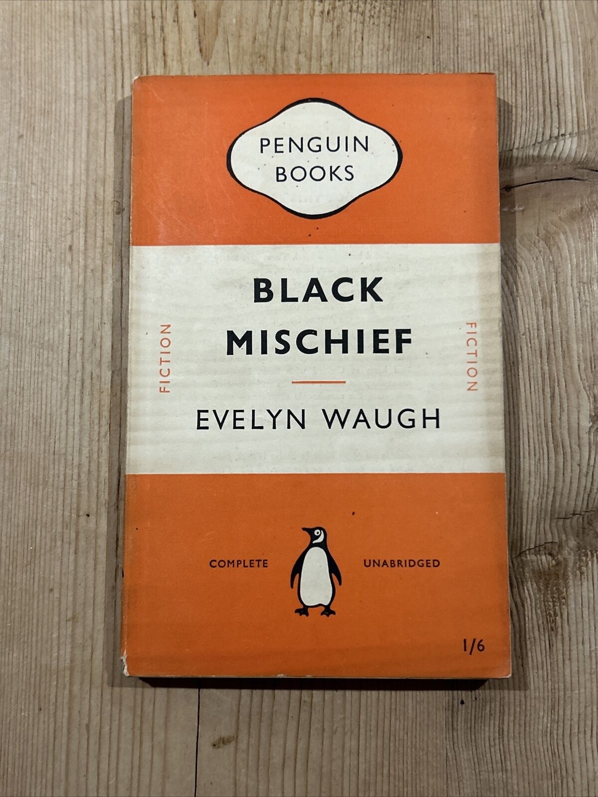 BLACK MISCHIEF - Evelyn Waugh - Penguin Books - No 179 1951 Azania Africa