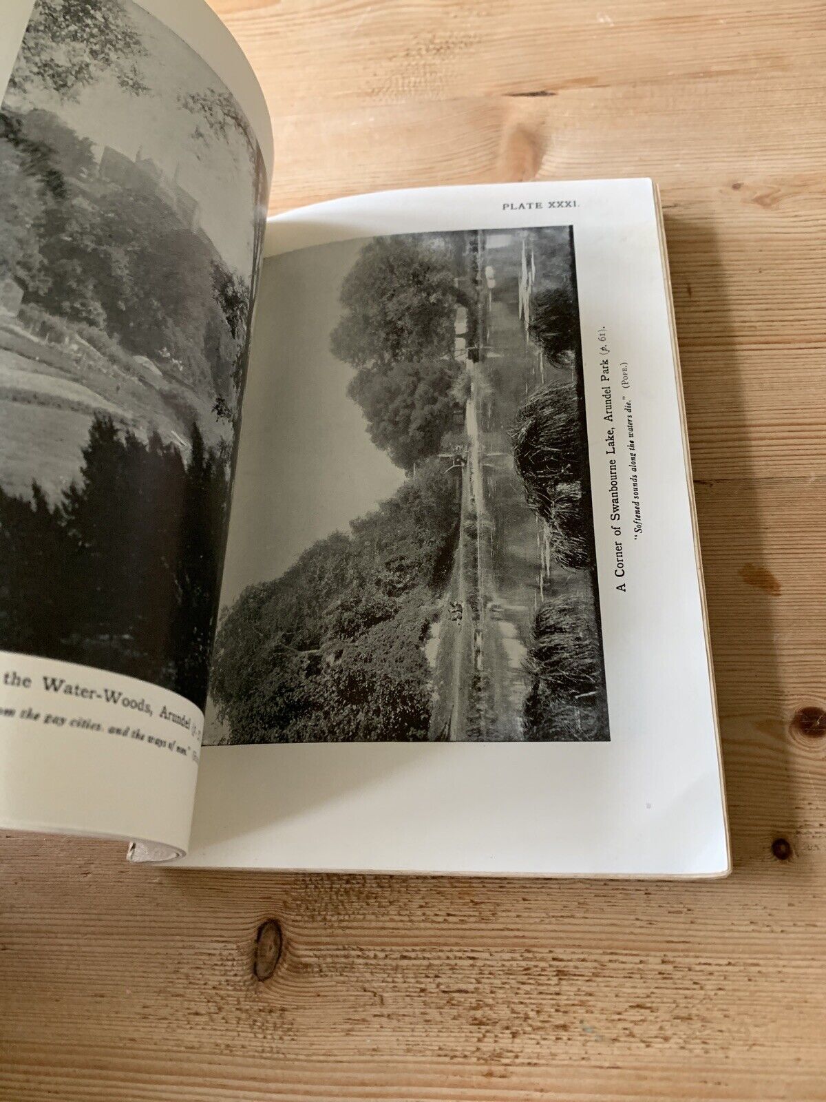 Arundel Castle & Town Booklet 1940s? 42 Photographs History 