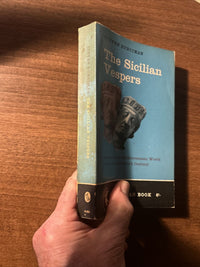 THE SICILIAN VESPERS Steven Runciman Pelican Book 1961 A480 Thirteenth Century