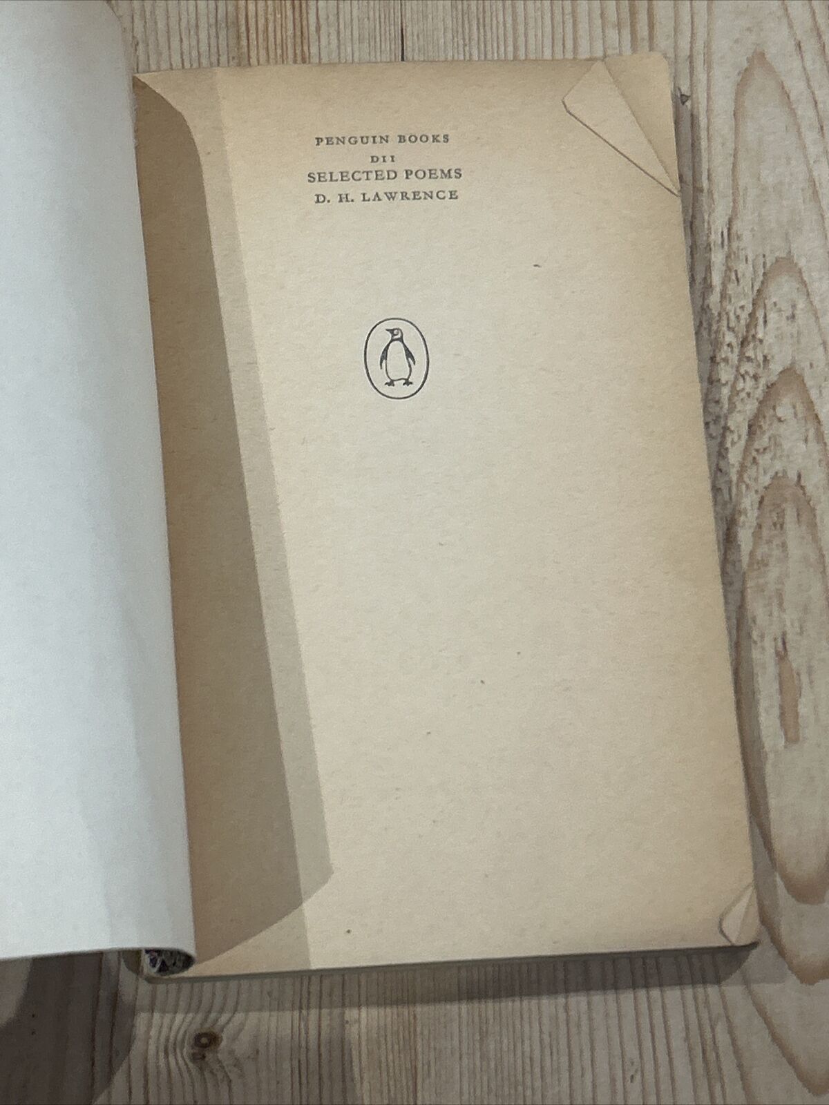 D H LAWRENCE Selected Poems The Penguin Poets  1960 D11