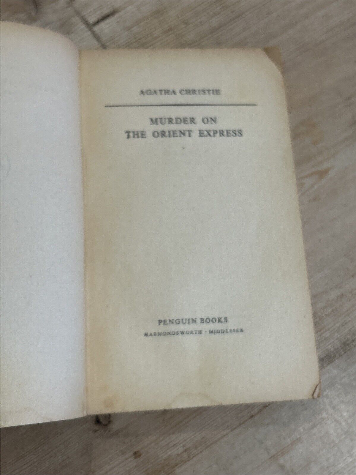 MURDER ON THE ORIENT EXPRESS Agatha Christie Penguin Paperback 1952 No 689