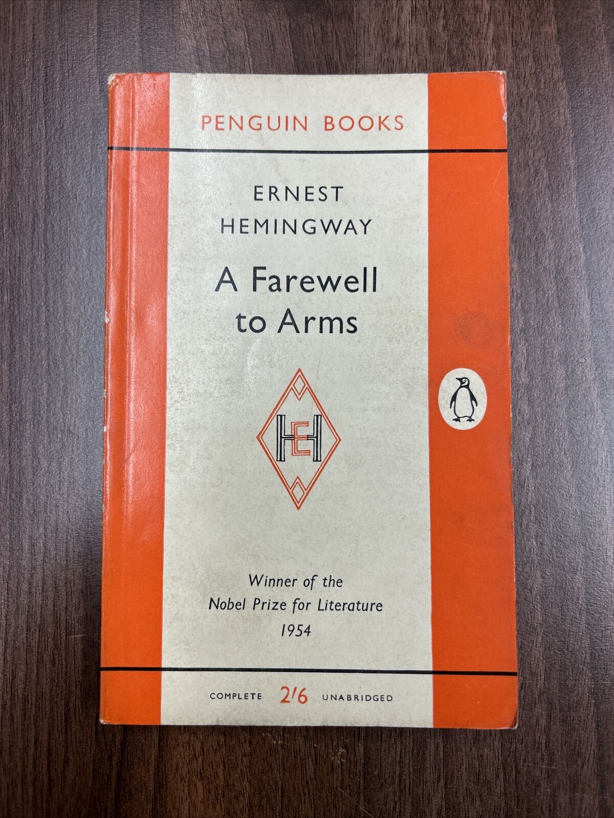 A FAREWELL TO ARMS - Ernest Hemingway - Penguin Books No 2 1959