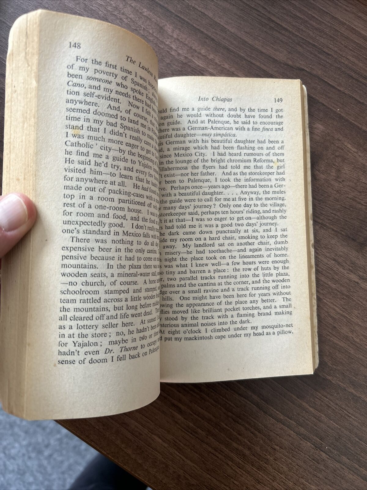 THE LAWLESS ROAD Graham Greene Penguin Travel Pink No 756 1950 Mexico