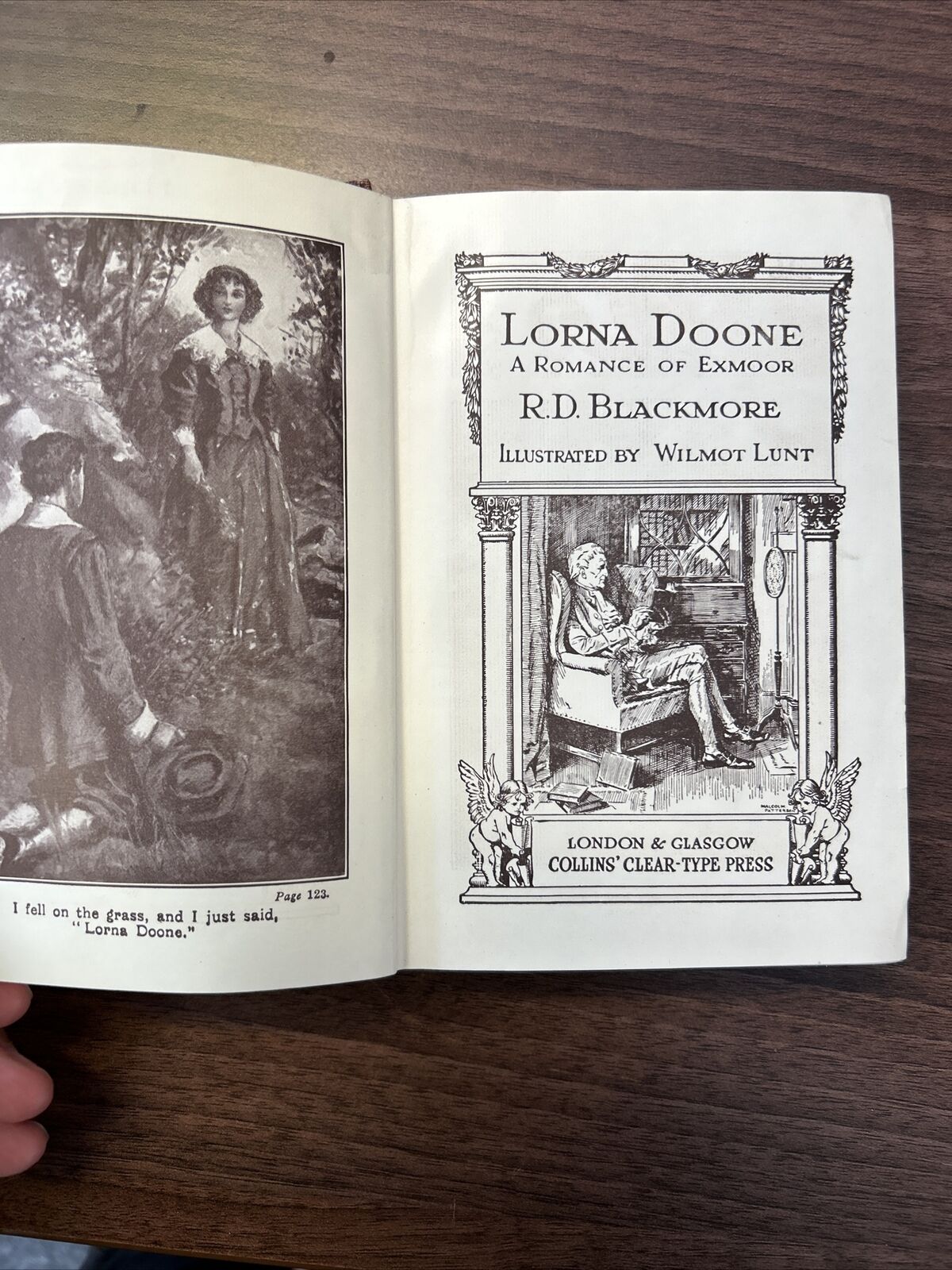 LORNA DOONE - RD Blackmore - Hardback 1930? Collins Decorative Spine