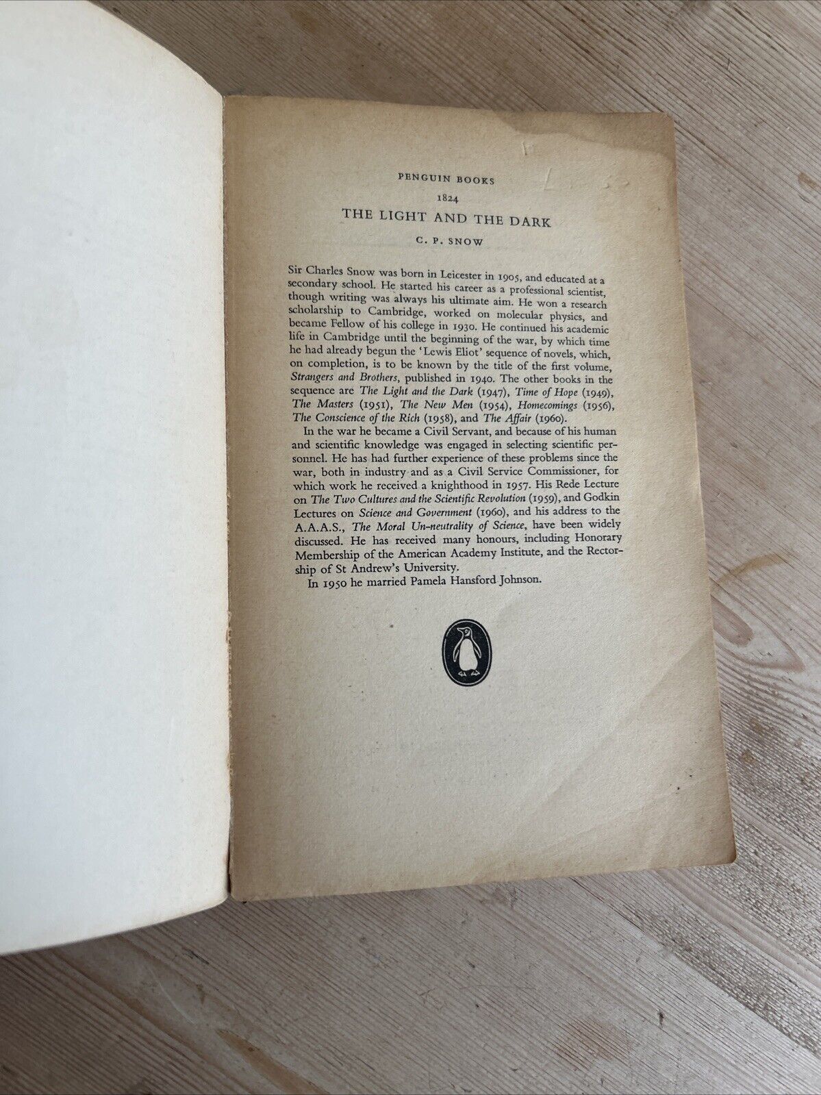 THE LIGHT AND THE DARK - CP SNOW - Penguin Books No 1824 1964 Cambridge