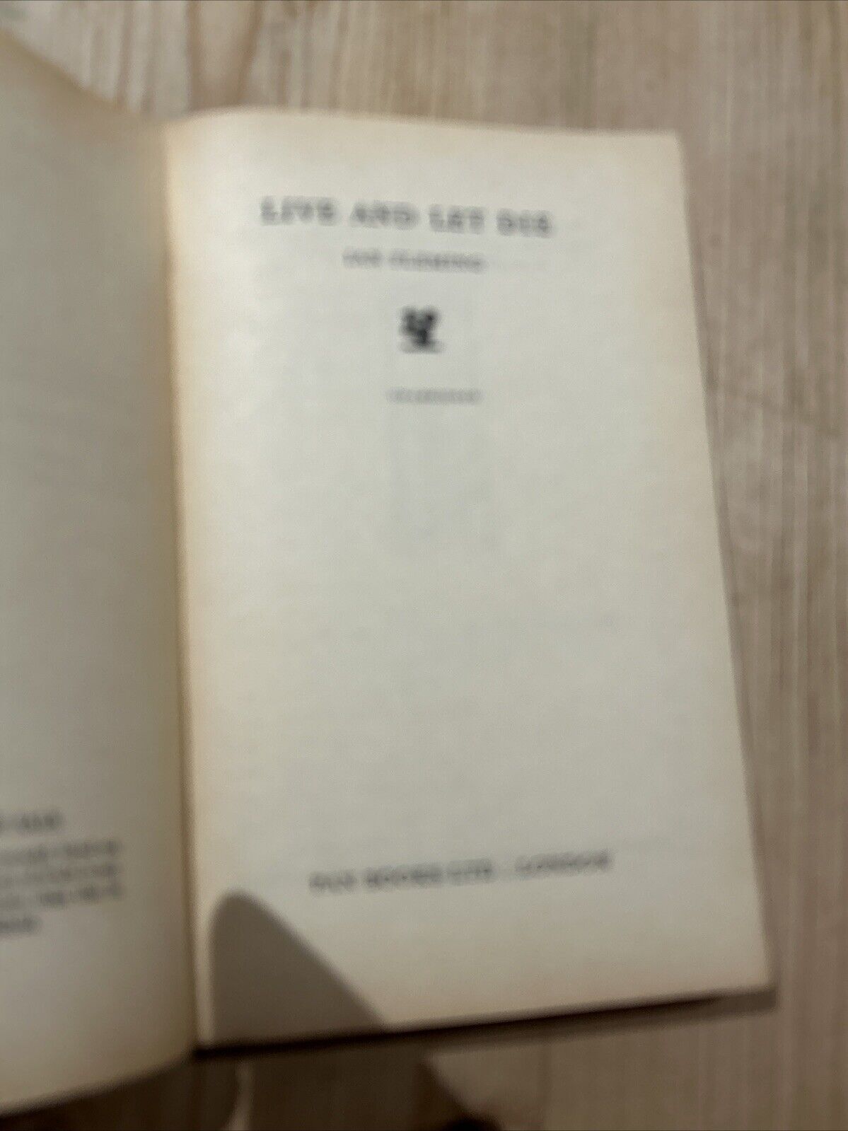 LIVE AND LET DIE James Bond By Ian Fleming Pan Books 1965 No X233 007