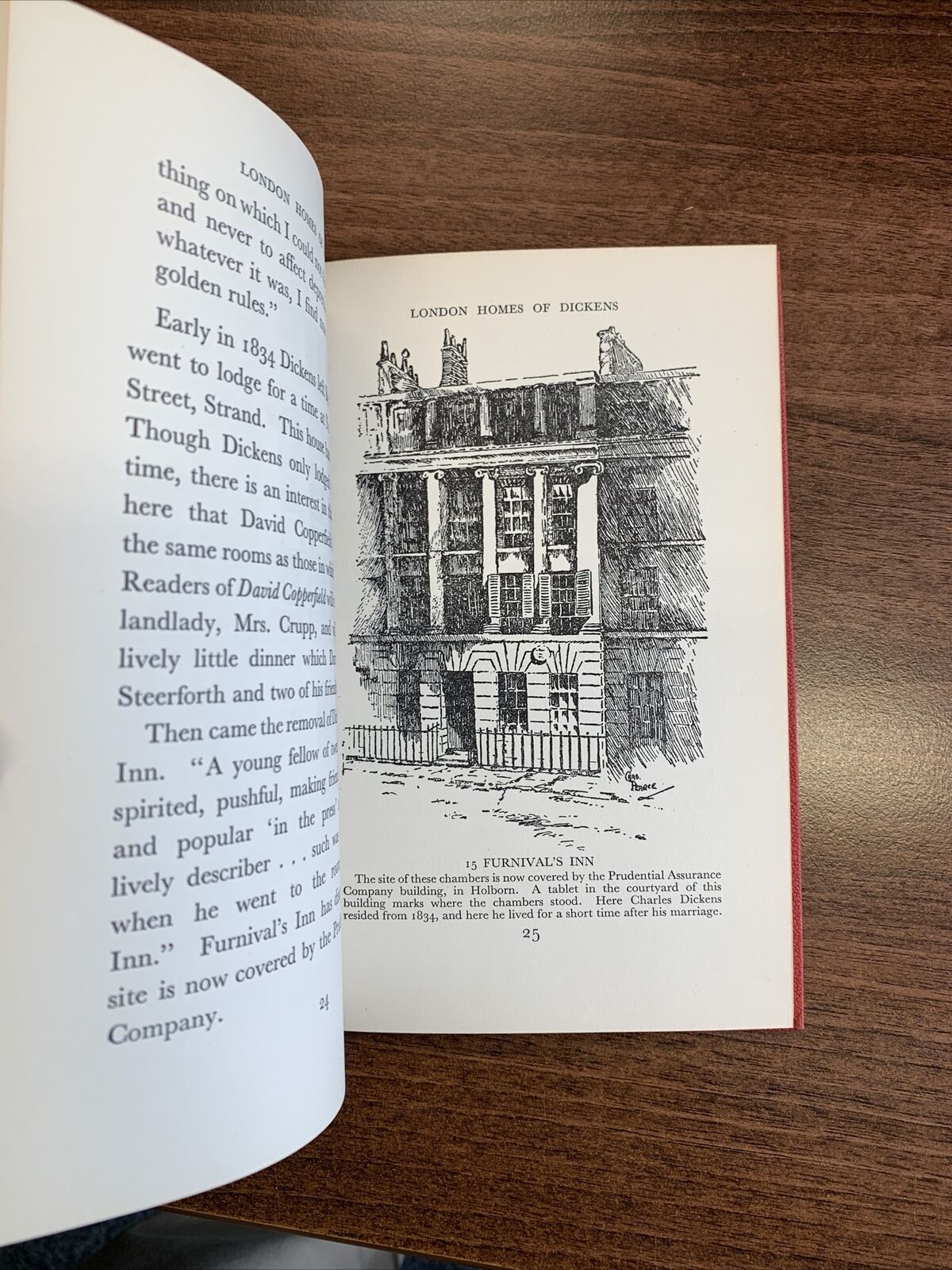 LONDON HOMES OF DICKINS Hardback by Frank Green 1960s? 