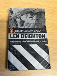 BILLION DOLLAR BRAIN Len Deighton 1966  No 2662 Penguin Books Picture Cover