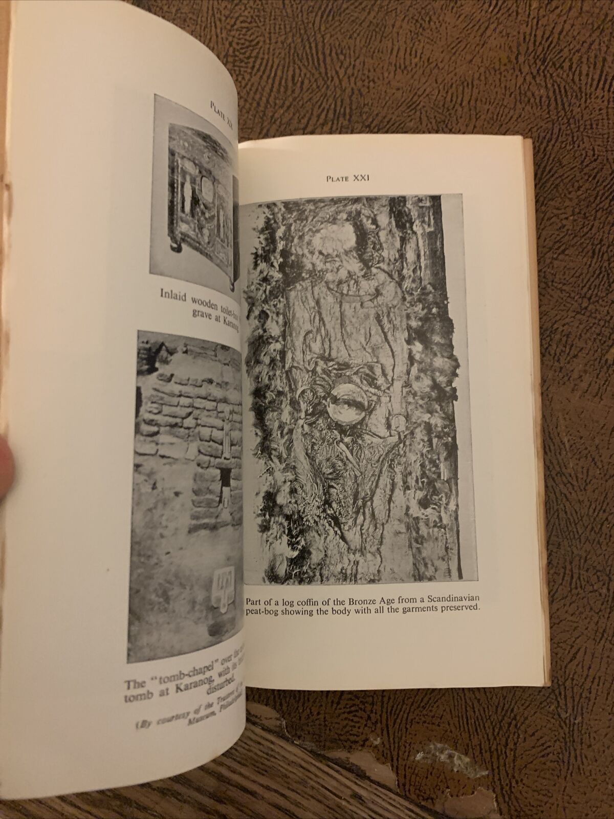 DIGGING UP THE PAST By Sir Leonard Woolley - Archaeology Pelican Book 1937