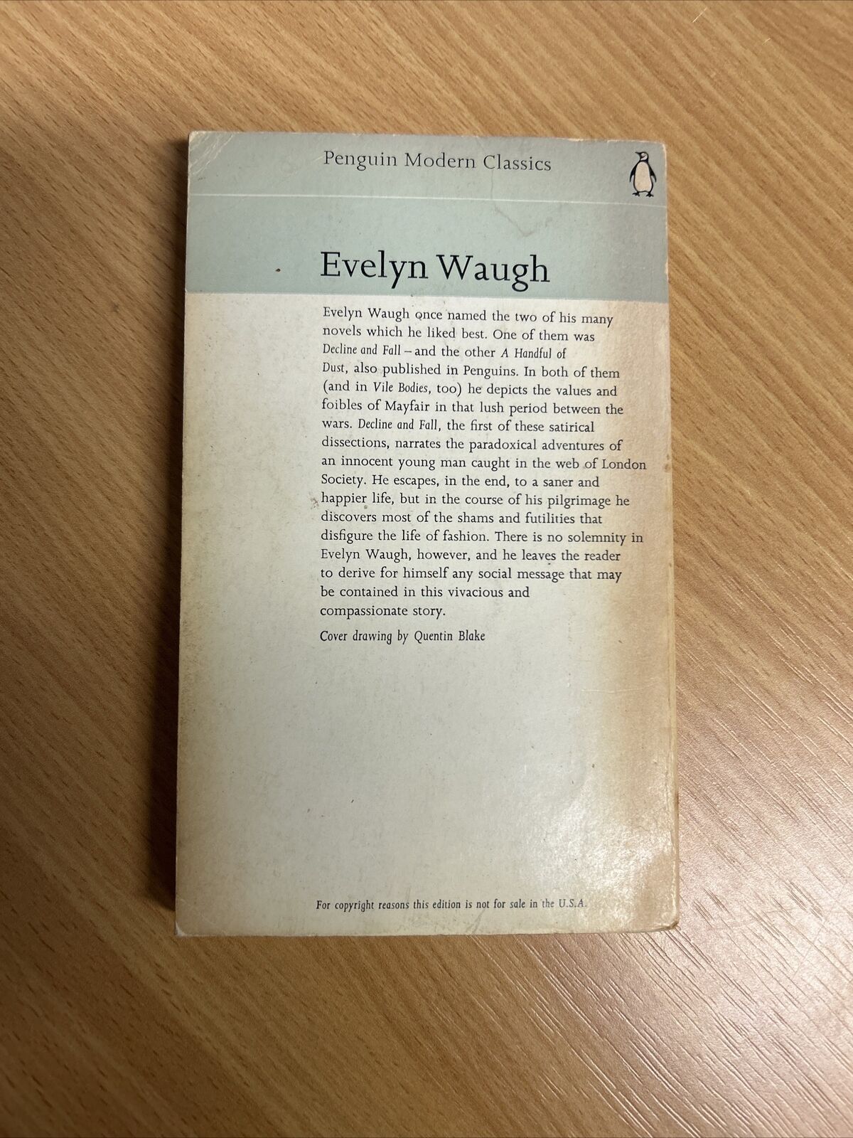 DECLINE AND FALL by Evelyn Waugh - PENGUIN MODERN CLASSIC 1967 No 75