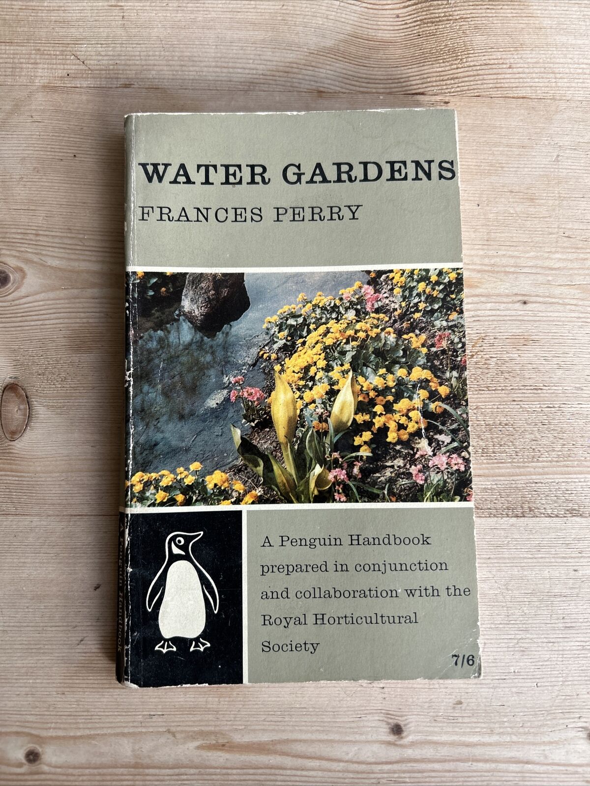 WATER GARDENS Frances Perry Penguin Handbook 1962 Illustrated PH82 RHS