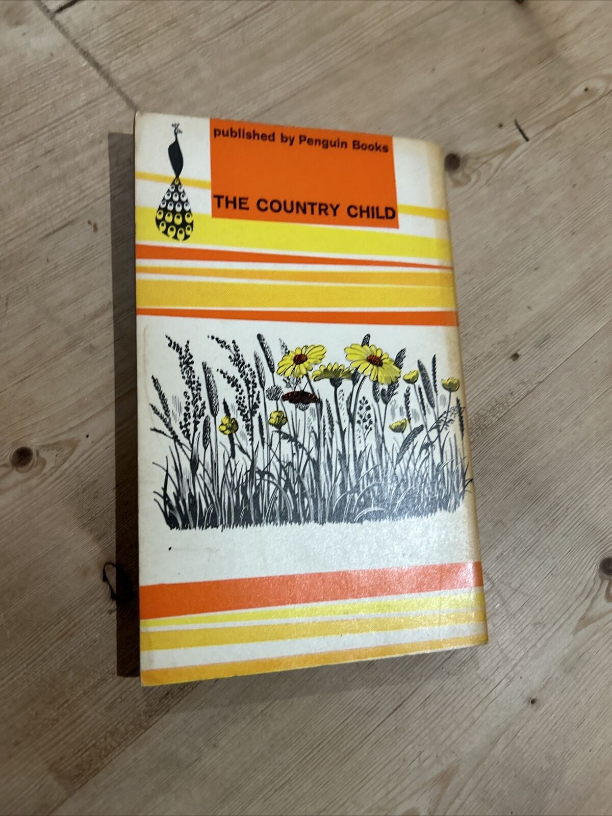 THE COUNTRY CHILD by Alison Uttley No paperback Peacock Penguin Books 1963