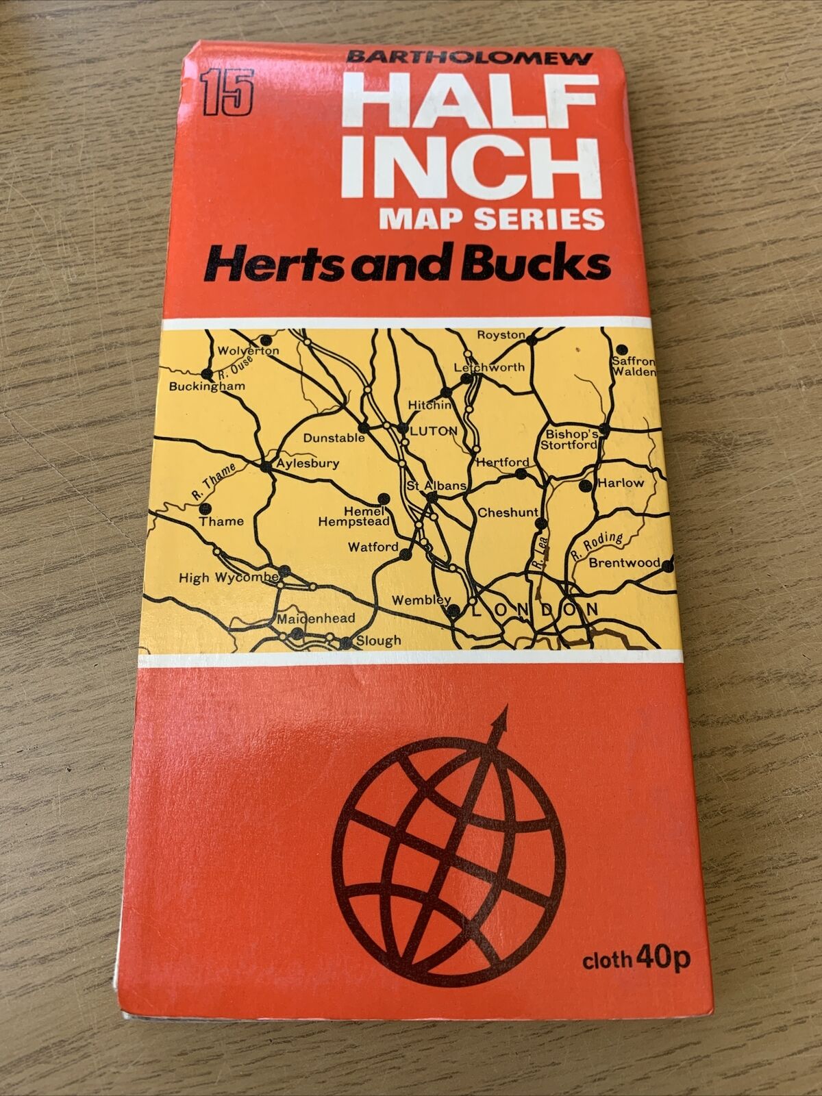 Herts & Bucks - Bartholomew Half Inch Cloth Map No 15 1969