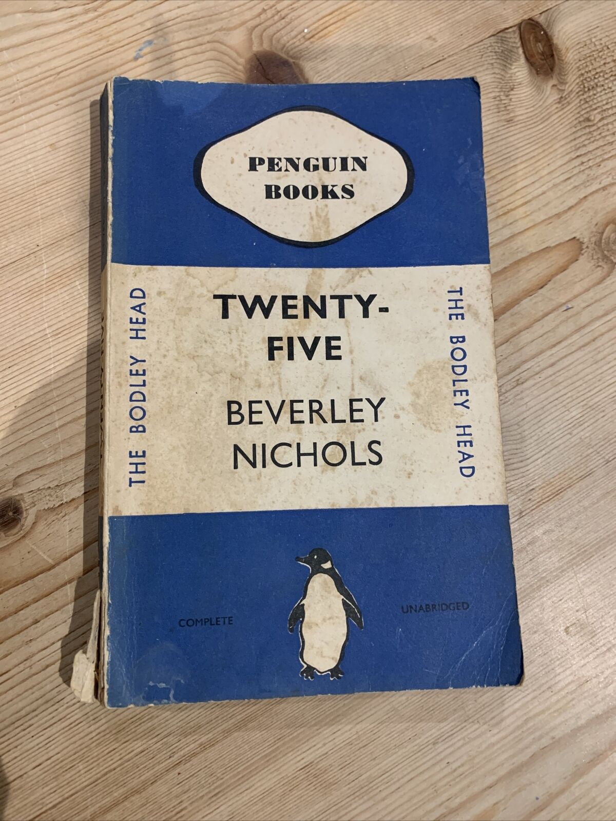 TWENTY-FIVE - Beverley Nichols - Penguin Books Biography No 7 - 1936 4th Imp