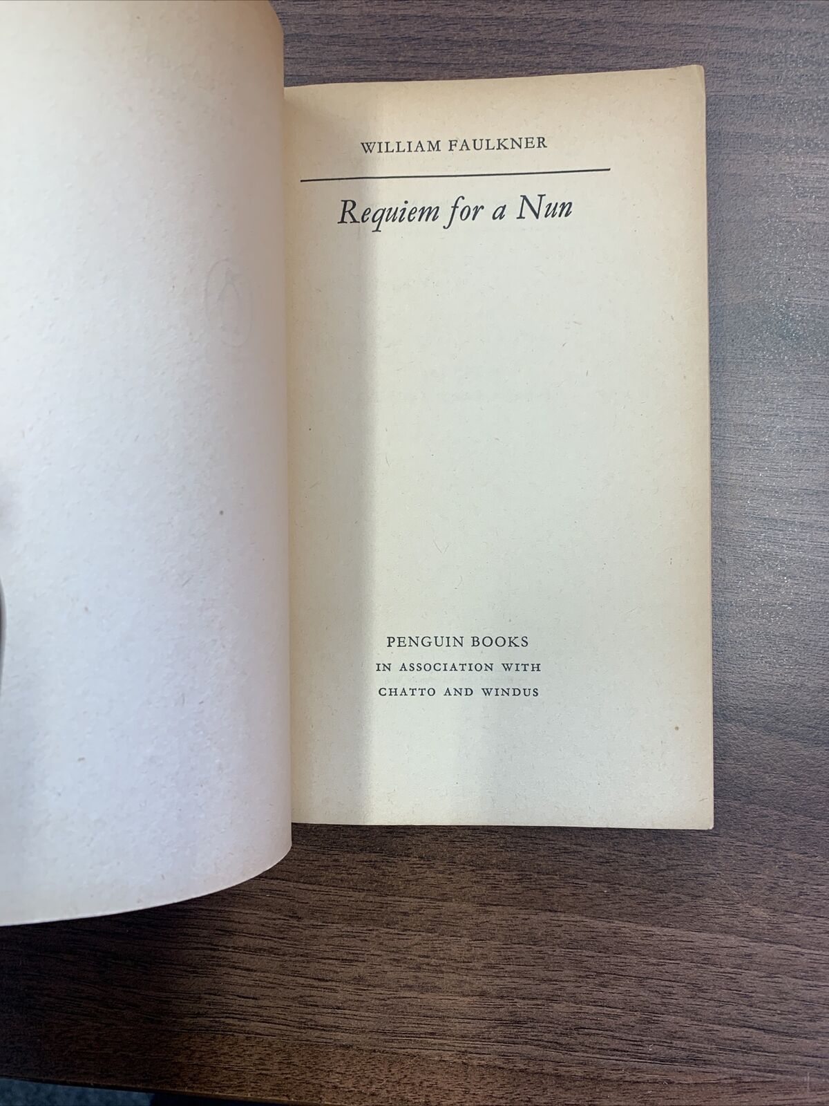 REQUIEM FOR A NUN - WILLIAM FAULKNER - Penguin Books No 1435 1960 Court US