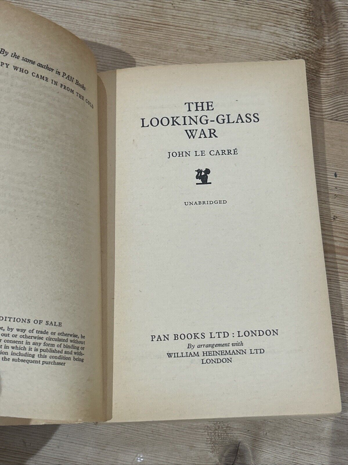 THE LOOKING GLASS WAR John Le Carre - Pan Books 1967 Spy East Germany