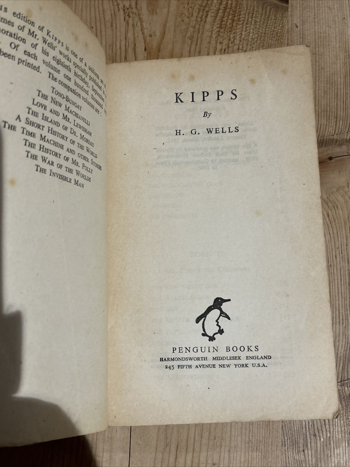 KIPPS - H G WELLS - PENGUIN BOOK No 335 1946