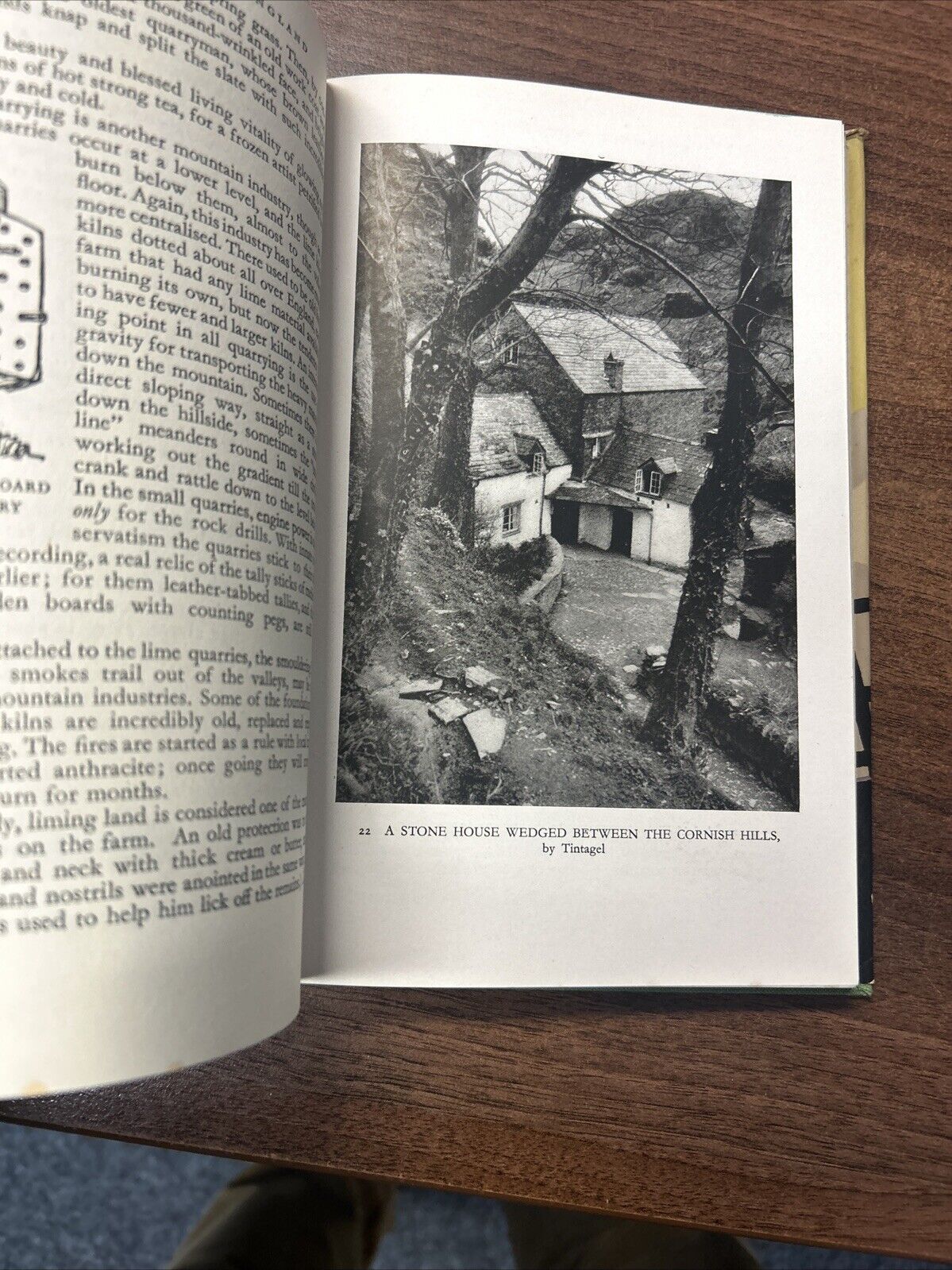THE COUNTRYMANS ENGLAND Dorothy Hartley Hardback 1943 Dust Jacket Photos