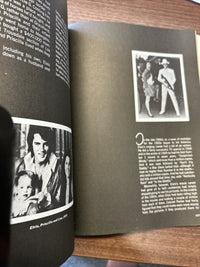 THE ELVIS PRESLEY SCRAPBOOK 1935 - 1977 Ballantine Books 1977 Photos Concerts