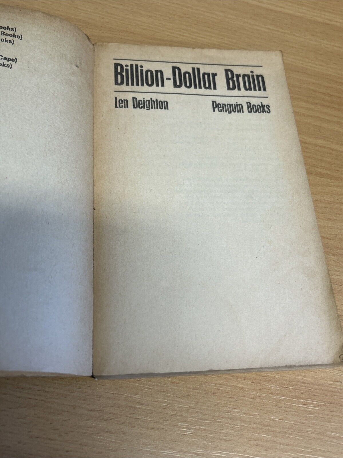 BILLION DOLLAR BRAIN Len Deighton 1966  No 2662 Penguin Books Picture Cover