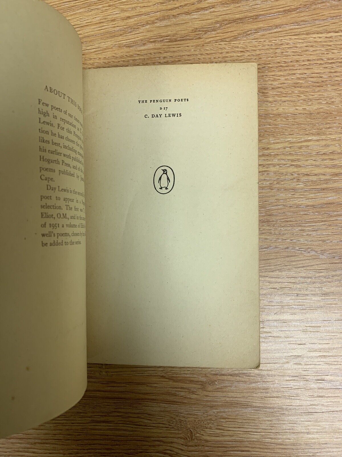 Penguin Poets - C Day Lewis 1951 No D17 Penguin Books 