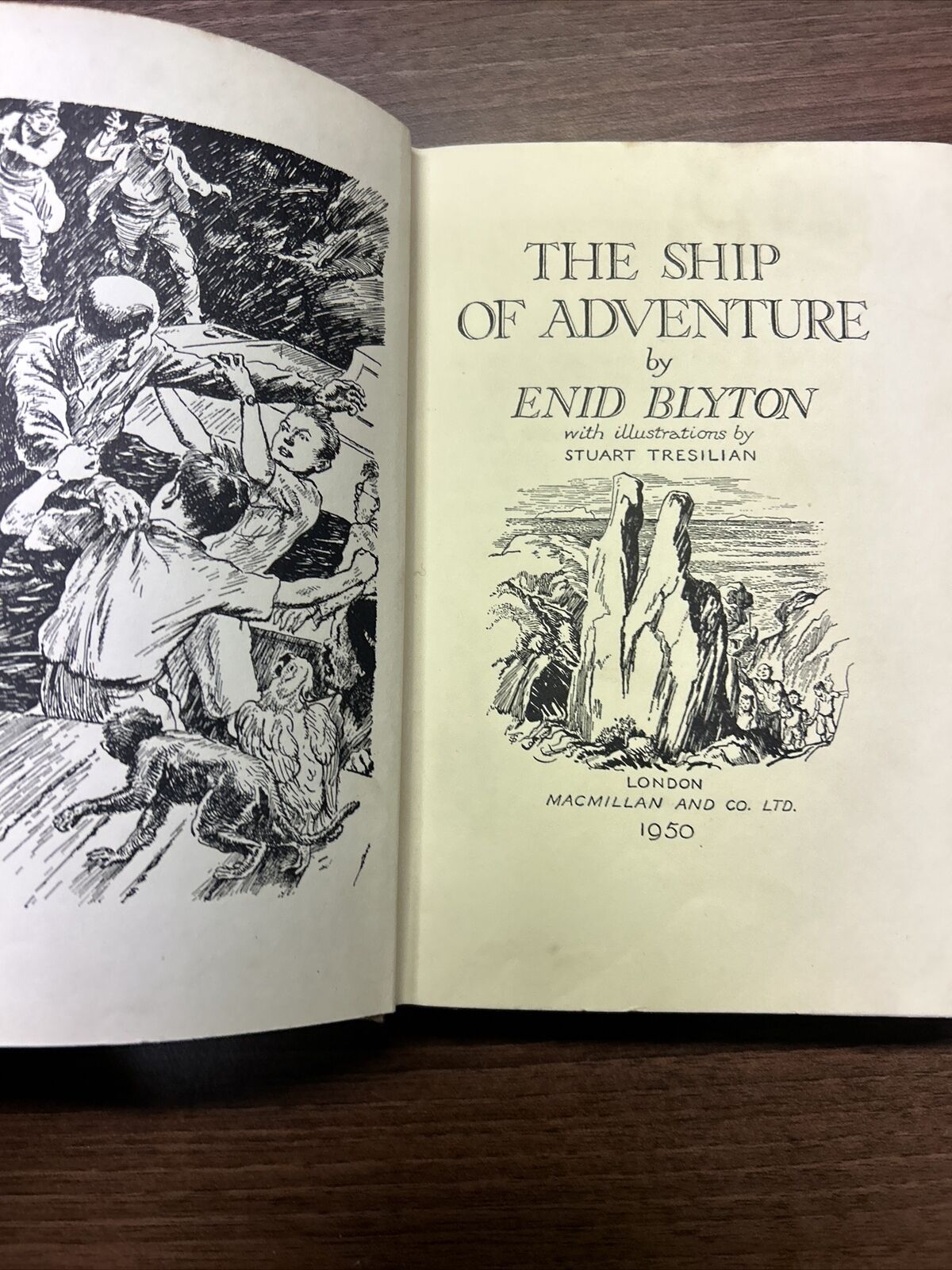 THE SHIP OF ADVENTURE By Enid Blyton 1959 Hardback Illustrated