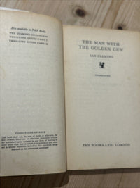 THE MAN WITH THE GOLDEN GUN James Bond By Ian Fleming Pan Books 1968 No X527 007