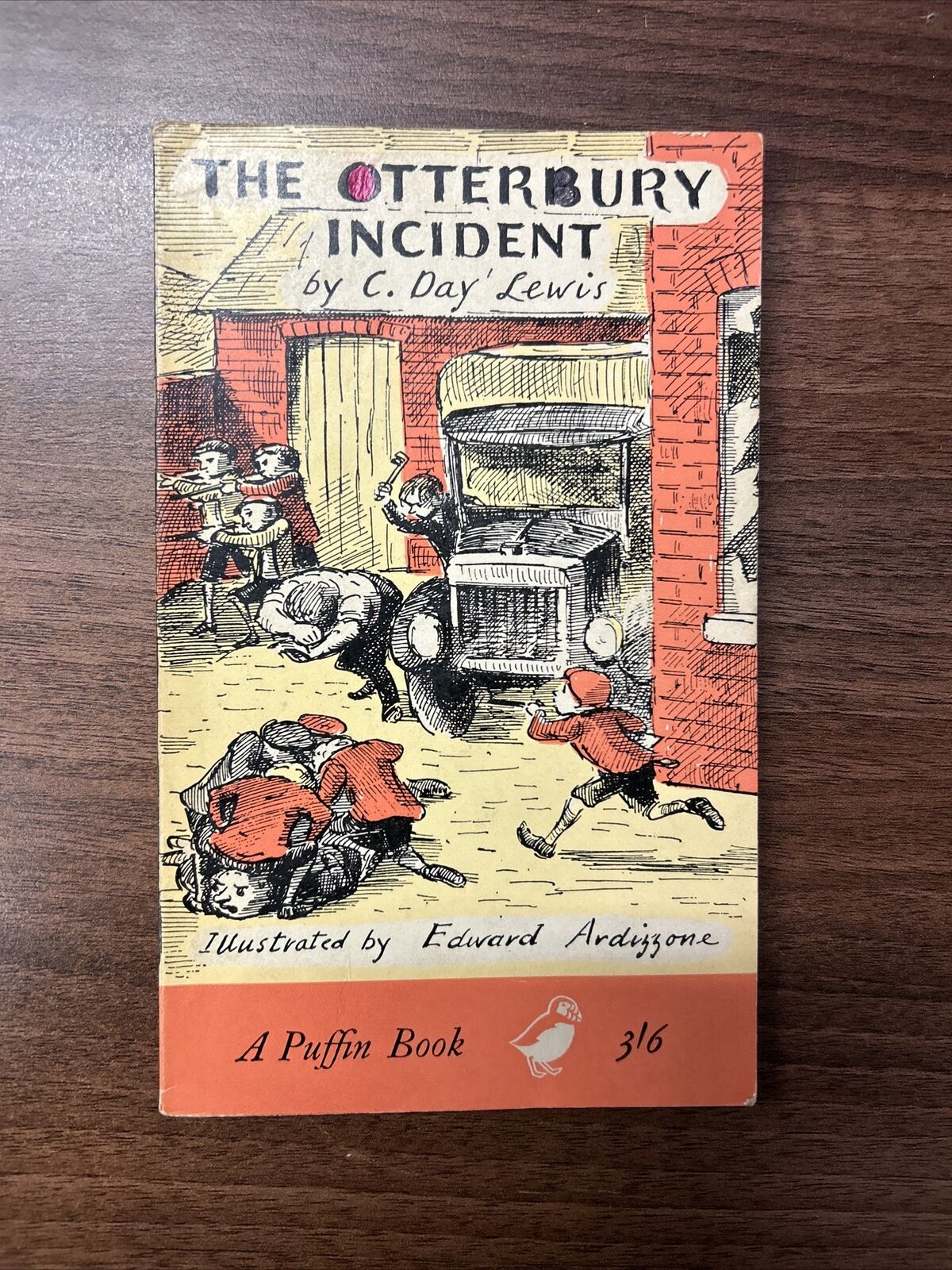 THE OTTERBURG INCIDENT - C Day Lewis - Puffin Books PS163 1965 Ardizzone