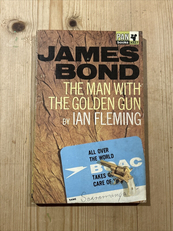 THE MAN WITH THE GOLDEN GUN James Bond By Ian Fleming Pan Books 1968 No X527 007