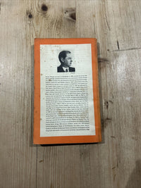 PUT OUT MORE FLAGS - Evelyn Waugh - Penguin Books - No 423 1951