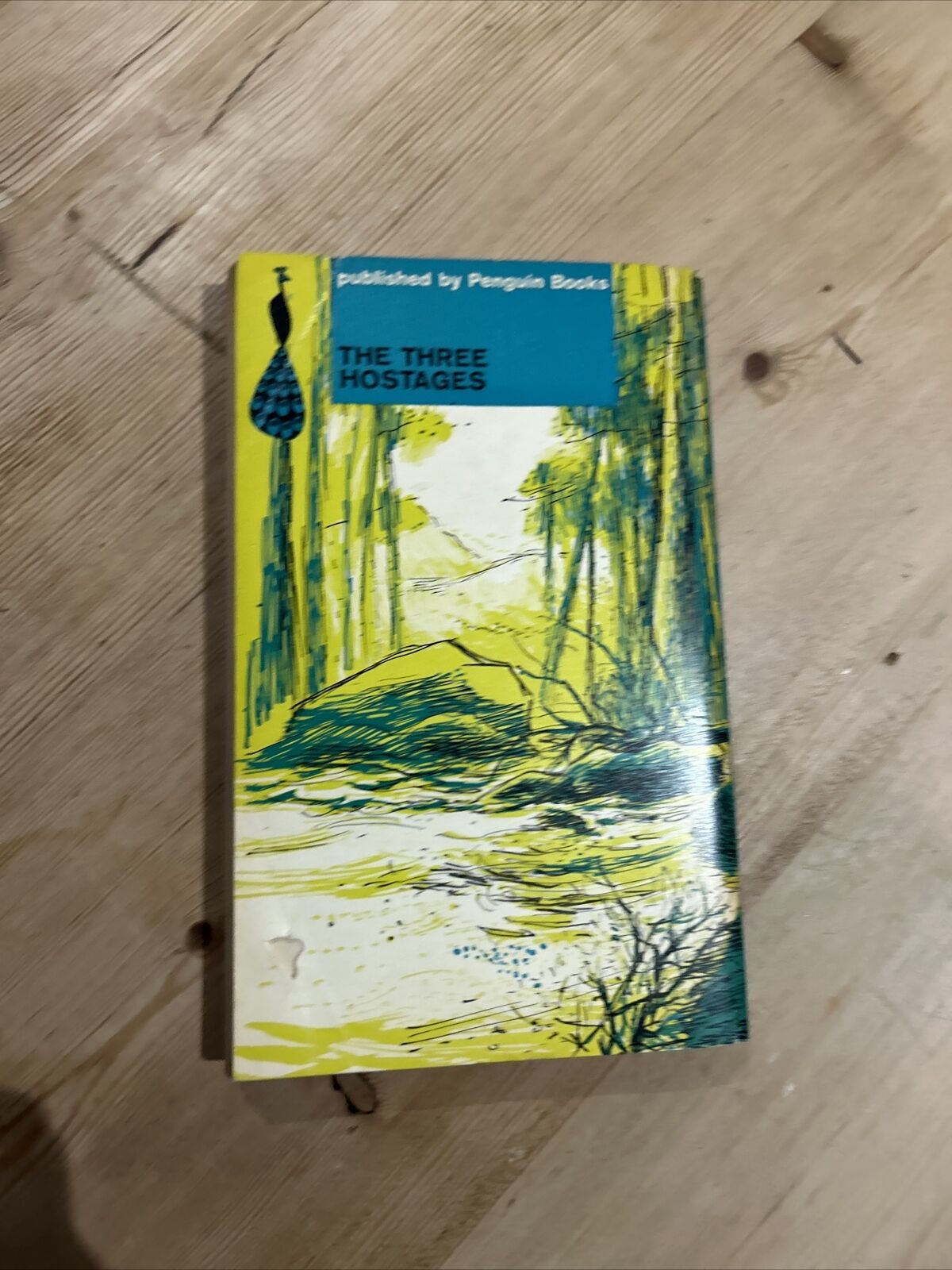 THE THREE HOSTAGES by John Buchan  paperback Peacock Penguin Books 1963