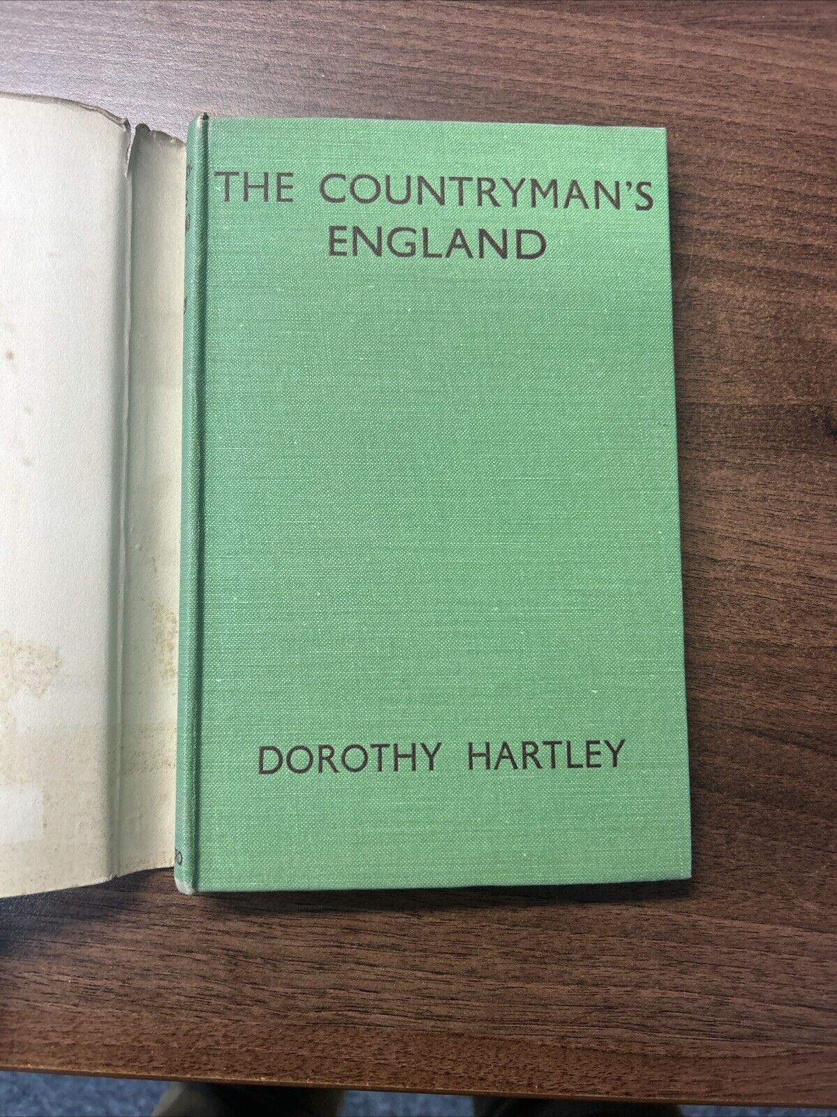 THE COUNTRYMANS ENGLAND Dorothy Hartley Hardback 1943 Dust Jacket Photos
