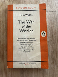 THE WAR OF THE WORLDS H G Wells - Penguin Books 1956 No 570 Martians