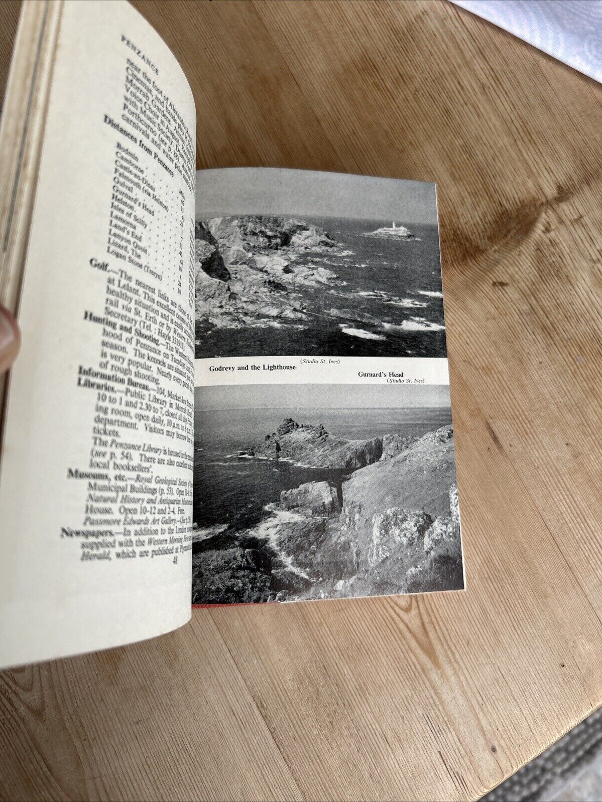 PENZANCE Newlyn St Ives Lands End Scilly Ward Locks Red Guide Dust Jacket Maps