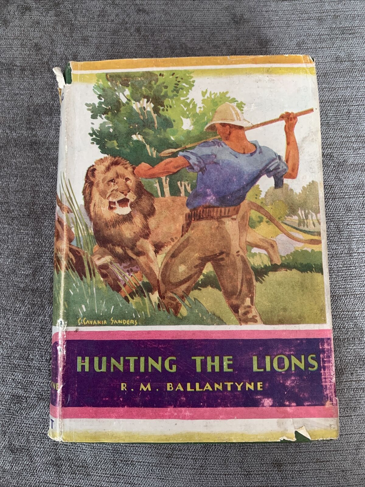 HUNTING THE LIONS - RM Ballantyne - Nisbet Hardback 1960s Dust Jacket