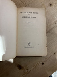 The Penguin Book Of English View - Ed By John Hayward  1966  D32 Poetry Tatty